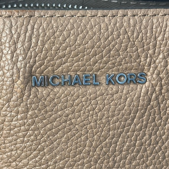 Mercer Medium Tri-Color Leather Crossbody Bag - Picture 14 of 14